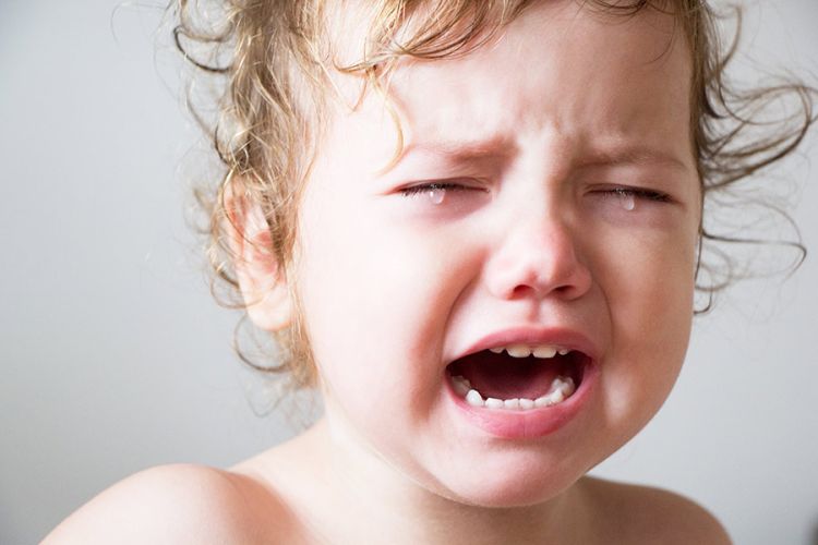 Perchè Piange? Di Dee Kassing 1 bambina che piange 716f8ecf