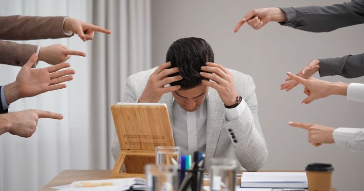 Social Cosa sintende per mobbing sul luogo di lavoro bce00041